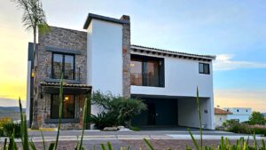 Fachada de casa en Gran Reserva, Puebla
