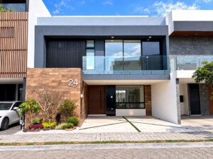 Fachada de casa en Parque Sinaloa, Puebla