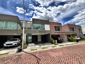 Fachada de casa en Antigua Cementera, Cementos Atoyac, Puebla