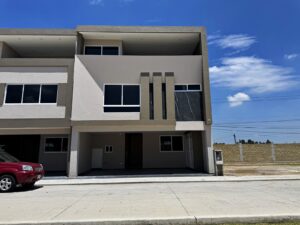 Fachada principal de casa en venta en Solare, Recta a Cholula, Puebla