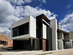 Fachada principal de casa en venta en Parque Anáhuac, Lomas de Angelópolis, Puebla