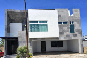 Fachada principal en Clúster El Deseo, Lomas de Angelópolis II, Puebla