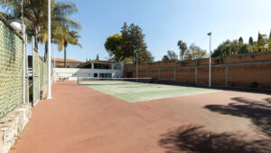 Canchas y zona de circulación en La Concepción, zona Zavaleta, Puebla