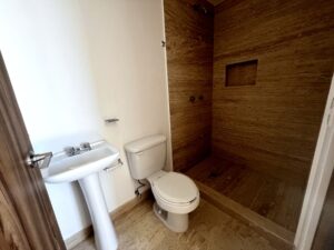 Baño de Punto Horizonte · Torre A, departamento en Sonata, Puebla