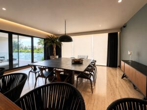 Comedor en casa de Clúster 777, Lomas de Angelópolis I, Puebla