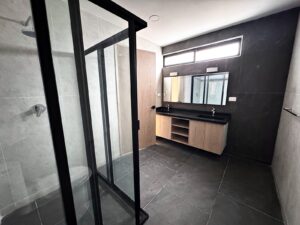 Baño principal de casa en venta en Parque Real, Cuautlancingo, Puebla