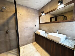 Baño principal de casa en venta en Parque Real, Cuautlancingo, Puebla