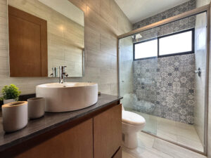 Baño secundario en Isla Blanca Towers, Lomas de Angelópolis III, Puebla