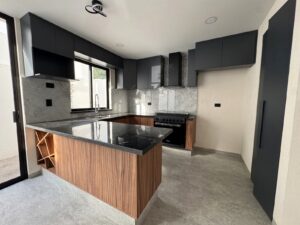 Cocina de casa en Punta Loma, Zavaleta