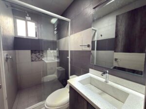 Baño de casa en Arboreto, Plaza San Diego