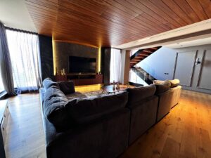 Family room de casa en venta en Cluster 777, Lomas de Angelópolis, Puebla