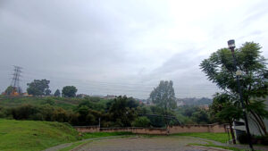 Vialidad y entorno del terreno del terreno en Lomas de Angelópolis I, Puebla