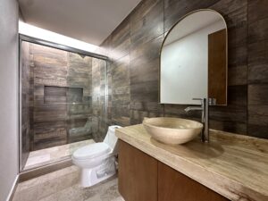 Baño de casa en Parque Baja California, Lomas de Angelópolis III