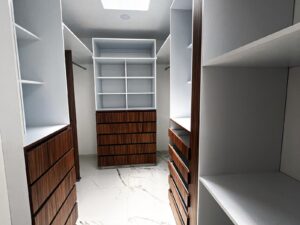 Vestidor de casa en venta en Kinara, Ciudad Judicial, Puebla