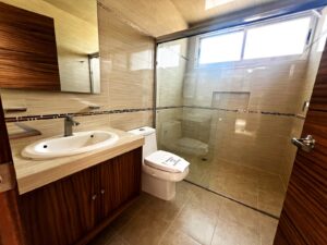 Bano principal de casa en venta en Kinara, Ciudad Judicial, Puebla