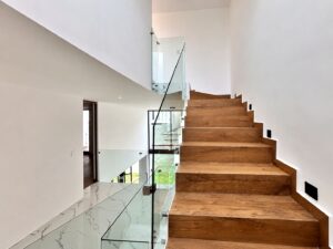 Escaleras de casa en Parque Colima, Puebla