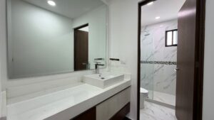 Baño de casa en Parque Cairo, Lomas de Angelópolis II