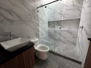 Baño de casa en Punta Loma, Zavaleta