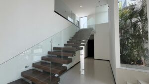 Escalera de casa en 777, Lomas de Angelópolis I
