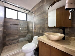 Baño de casa en Parque Baja California, Lomas de Angelópolis III