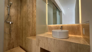 Imagen de referencia interior del desarrollo: baño con regadera en Vedana, Valle de Porto, Lomas de Angelópolis III, Puebla
