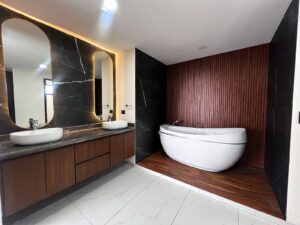 Baño Principal — Parque Mónaco